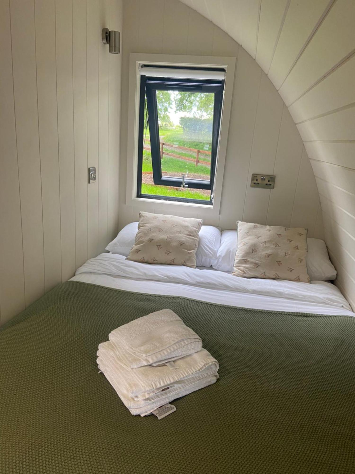 Вилла Kildare Countryside Pods Экстерьер фото