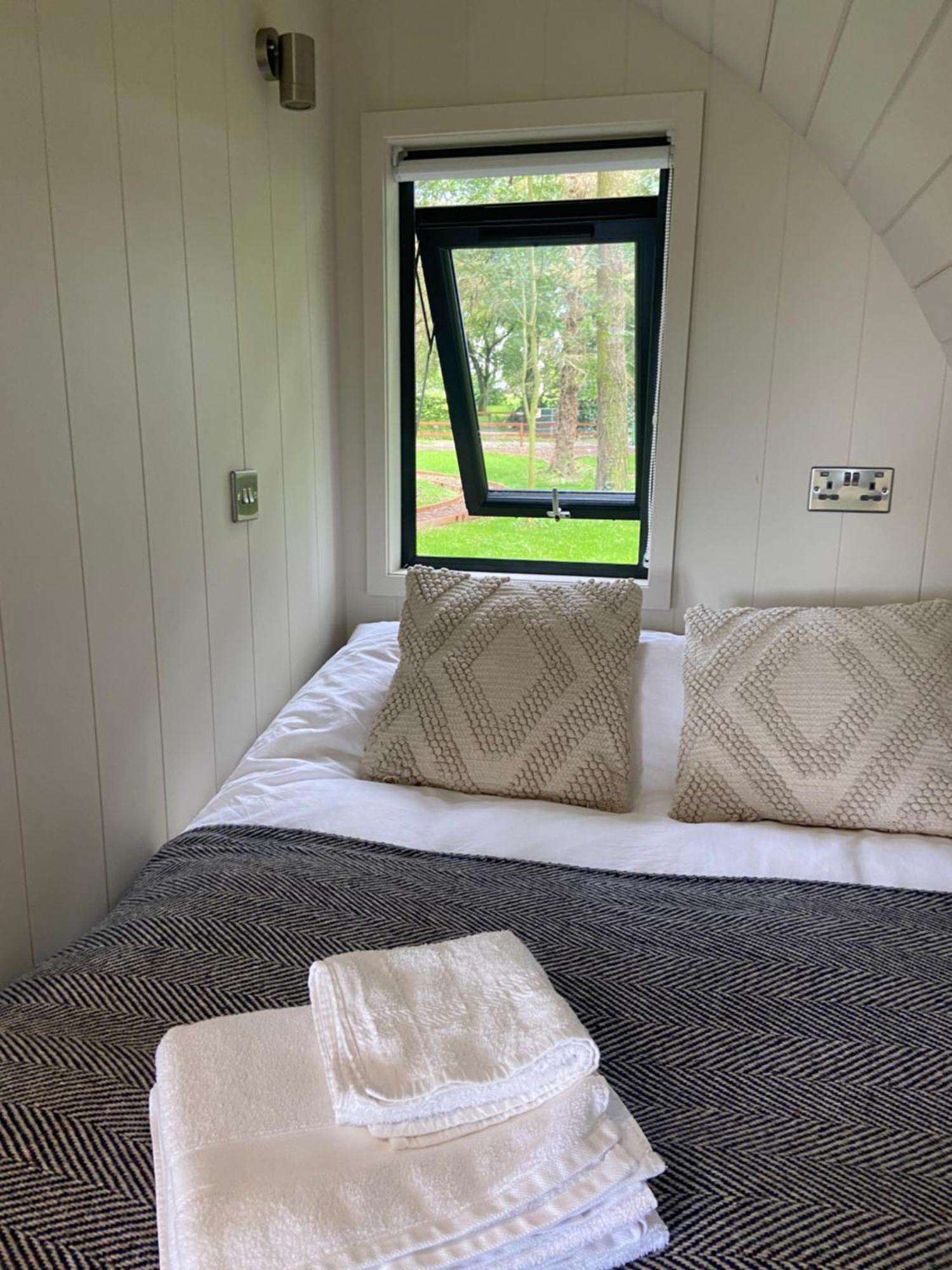 Вилла Kildare Countryside Pods Экстерьер фото
